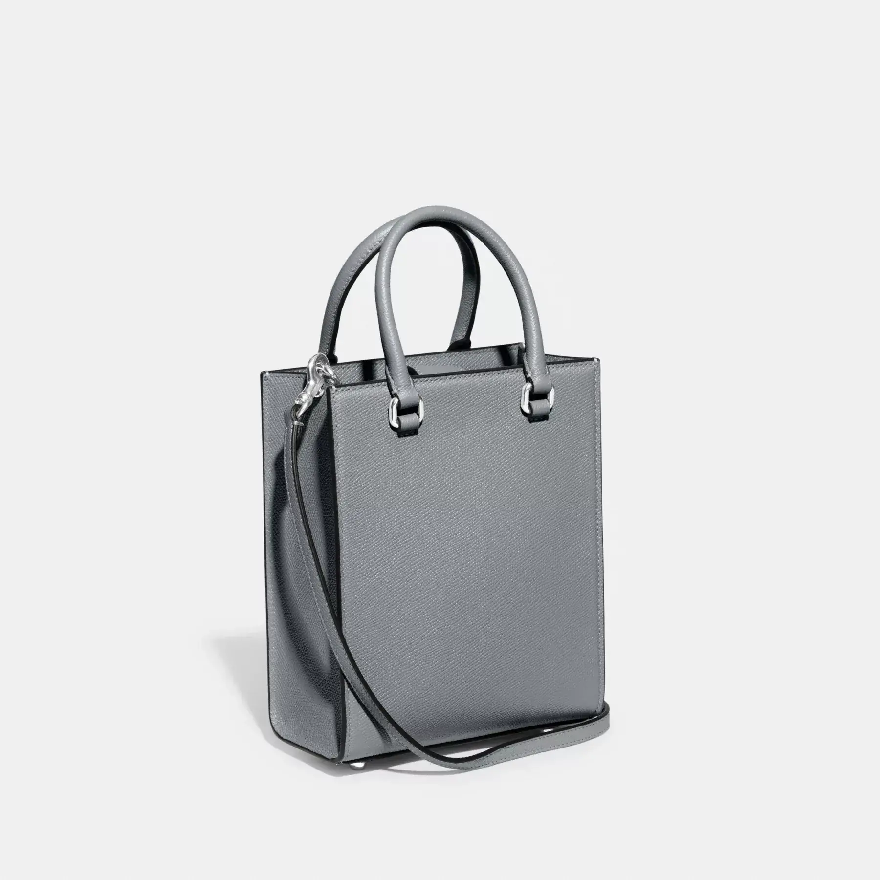 Tote 16 With Signature Canvas