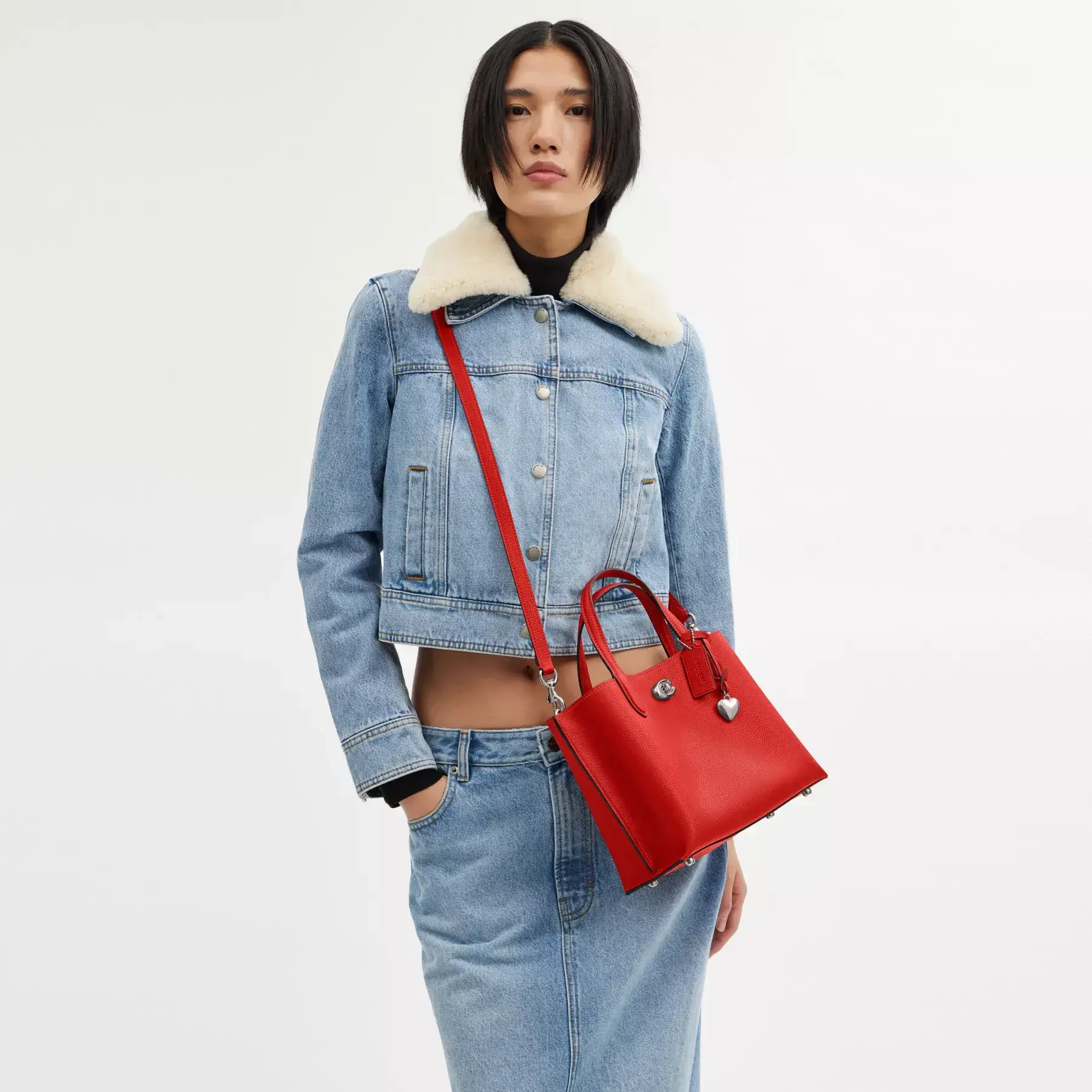 Willow Tote 24 With Heart Charm Willow Tote 24 With Heart Charm